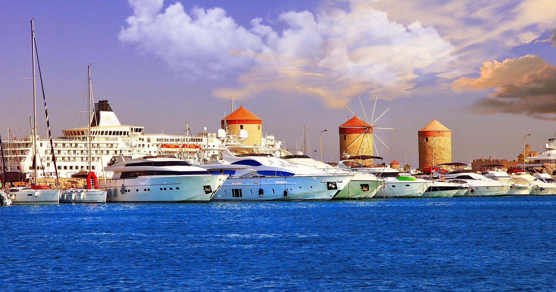 Mandraki Port